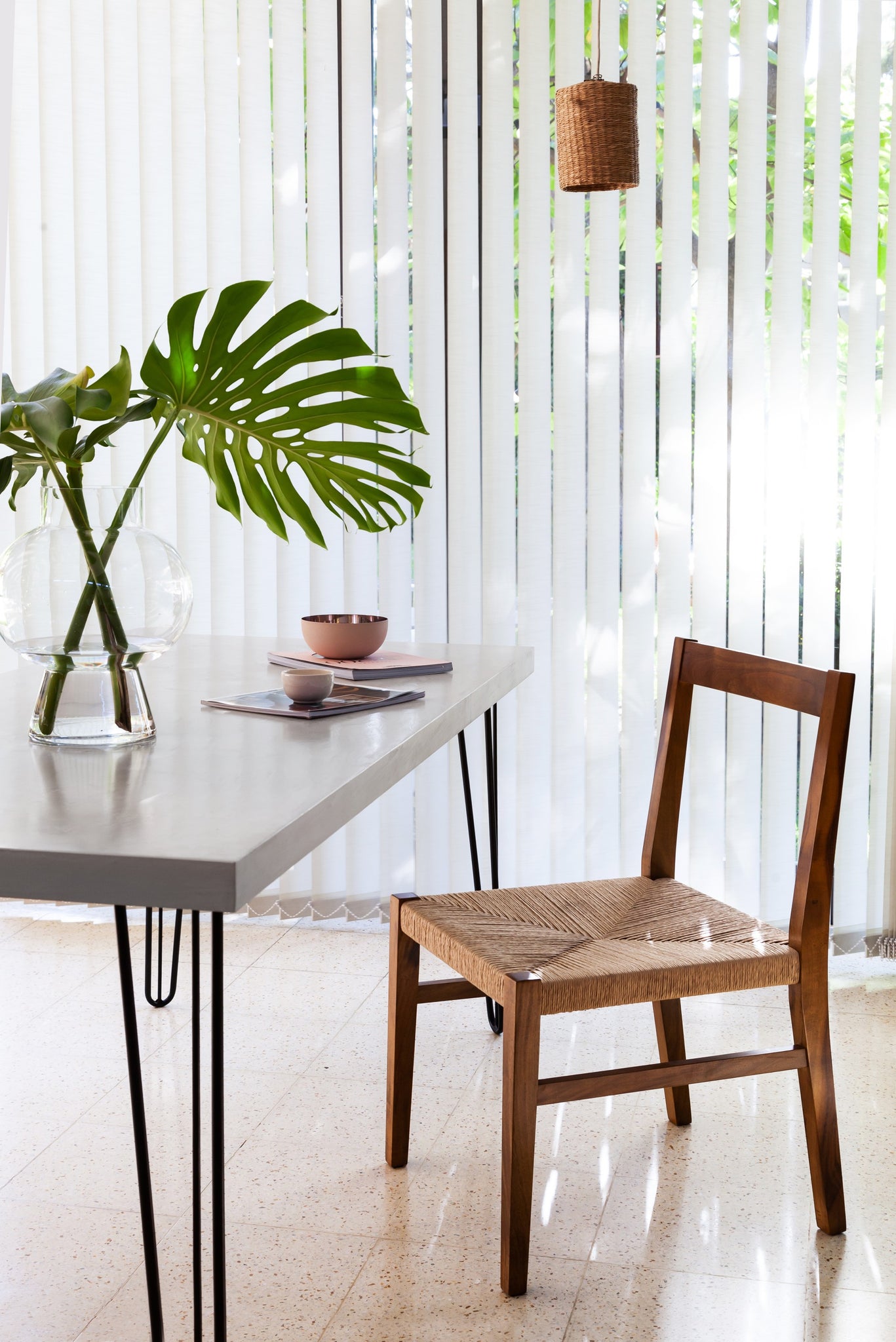 Mesa de comedor MELIQUINA